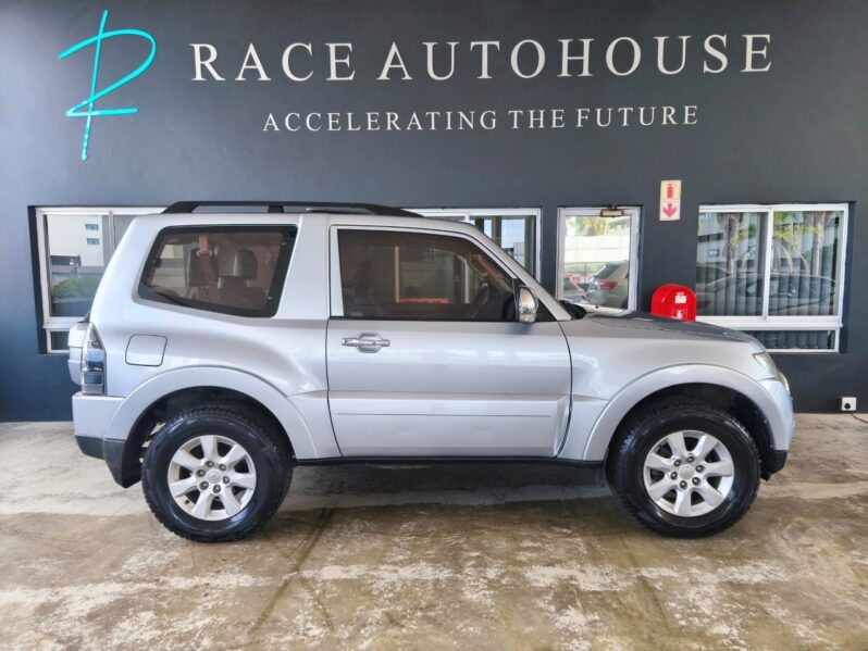 2009 MITSUBISHI PAJERO 3.2DiD GLS SWB AUTO full